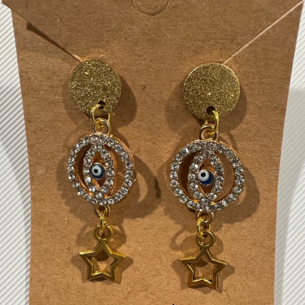 Handcrafted shimmering Classy Eyes Drop Earrings